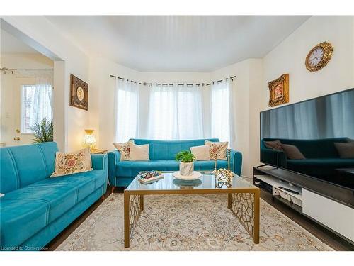 314 Duncan Lane, Milton, ON - Indoor Photo Showing Living Room