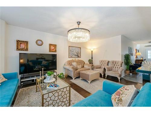 314 Duncan Lane, Milton, ON - Indoor Photo Showing Living Room