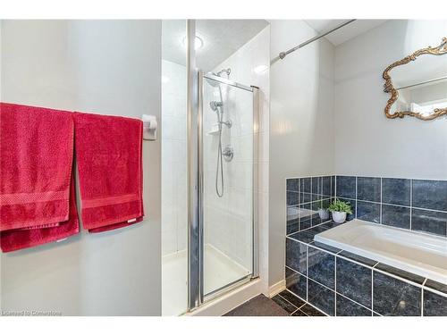 314 Duncan Lane, Milton, ON - Indoor Photo Showing Bathroom