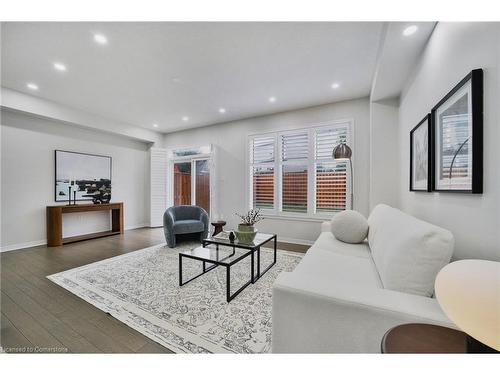 42 Curtis Street, Breslau, ON - Indoor Photo Showing Living Room