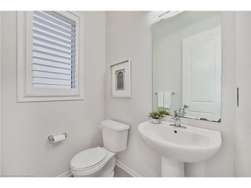 42 Curtis Street, Breslau, ON - Indoor Photo Showing Bathroom