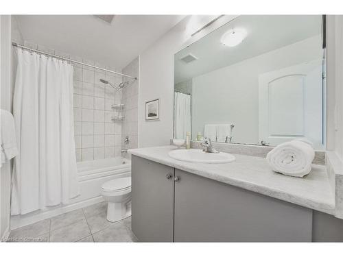 42 Curtis Street, Breslau, ON - Indoor Photo Showing Bathroom