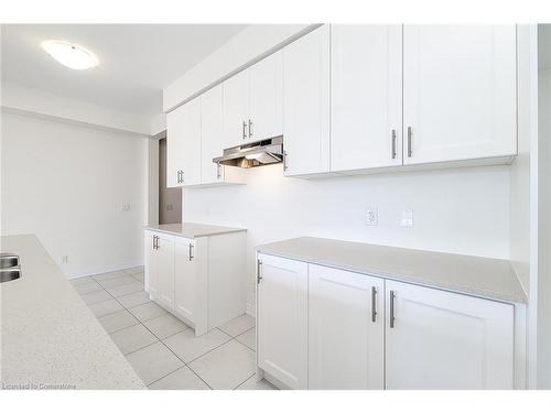 272 Broadacre Drive, Kitchener, ON - Indoor Photo Showing Kitchen