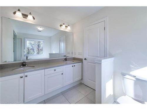 272 Broadacre Drive, Kitchener, ON - Indoor Photo Showing Bathroom