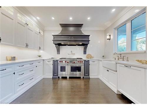 515 Wettlaufer Terrace, Milton, ON - Indoor Photo Showing Kitchen With Upgraded Kitchen