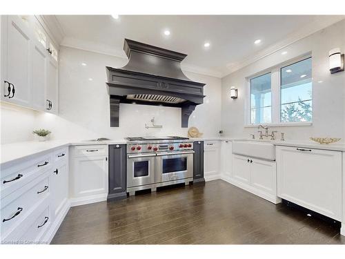 515 Wettlaufer Terrace, Milton, ON - Indoor Photo Showing Kitchen With Upgraded Kitchen