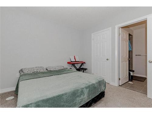 122 Oat Lane, Kitchener, ON - Indoor Photo Showing Bedroom