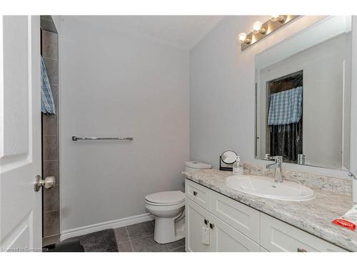 122 Oat Lane, Kitchener, ON - Indoor Photo Showing Bathroom