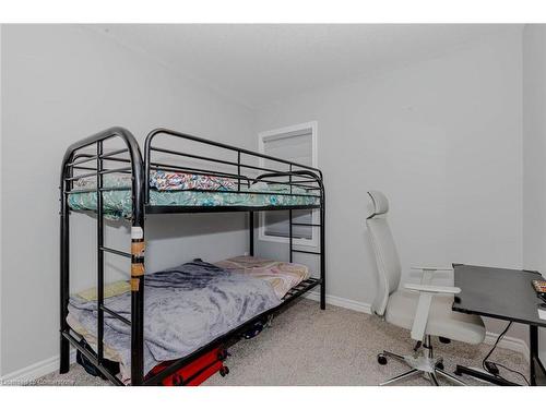 122 Oat Lane, Kitchener, ON - Indoor Photo Showing Bedroom