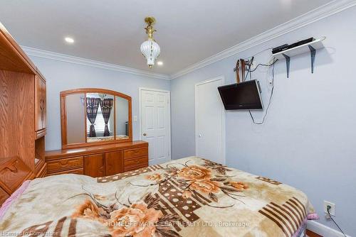 17 North Alarton Street, Mississauga, ON - Indoor Photo Showing Bedroom