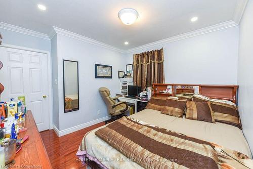 17 North Alarton Street, Mississauga, ON - Indoor Photo Showing Bedroom