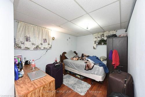 17 North Alarton Street, Mississauga, ON - Indoor Photo Showing Bedroom