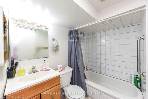 17 North Alarton Street, Mississauga, ON - Indoor Photo Showing Bathroom