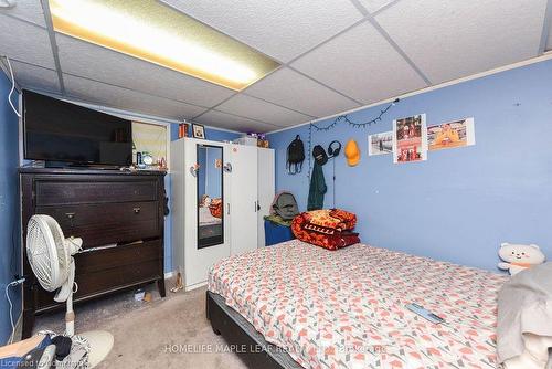 17 North Alarton Street, Mississauga, ON - Indoor Photo Showing Bedroom