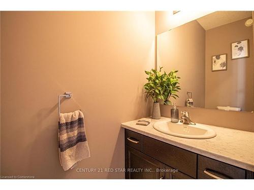 214 Poppy Drive E, Guelph, ON - Indoor Photo Showing Bathroom