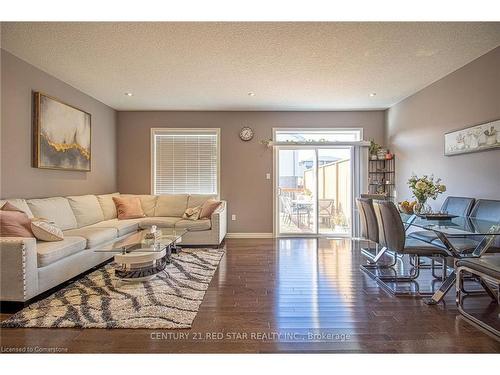 214 Poppy Drive E, Guelph, ON - Indoor Photo Showing Living Room