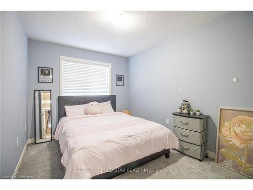 214 Poppy Drive E, Guelph, ON - Indoor Photo Showing Bedroom