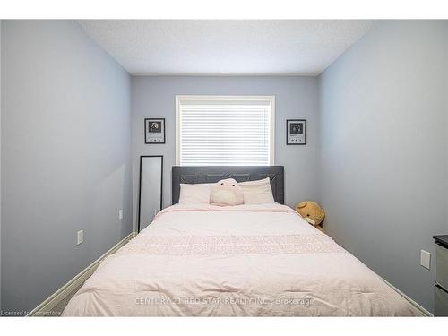 214 Poppy Drive E, Guelph, ON - Indoor Photo Showing Bedroom