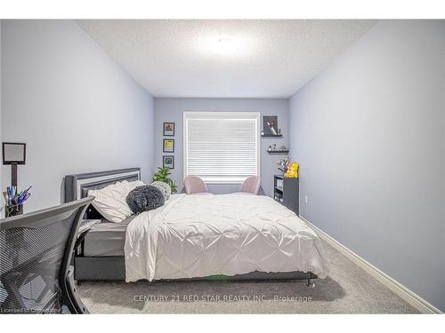 214 Poppy Drive E, Guelph, ON - Indoor Photo Showing Bedroom