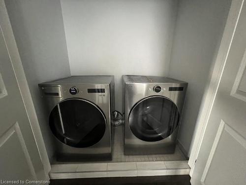 118 Dunrobin Lane, Grimsby, ON - Indoor Photo Showing Laundry Room