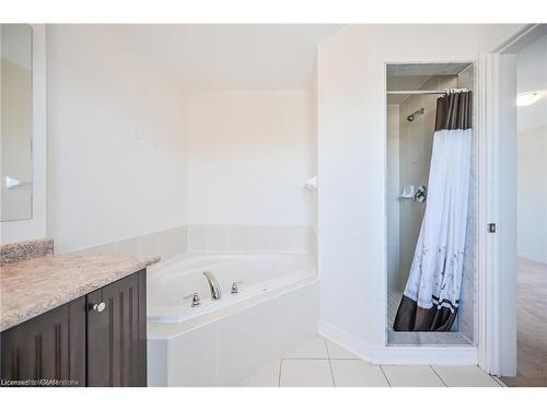 68 Palace Street, Thorold, ON - Indoor Photo Showing Bathroom