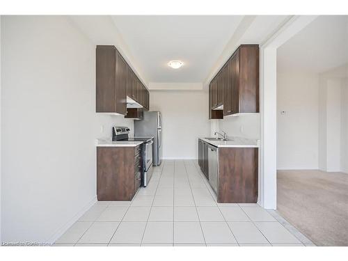 68 Palace Street, Thorold, ON - Indoor Photo Showing Kitchen