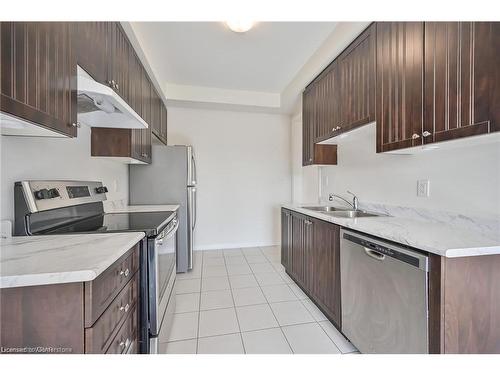 68 Palace Street, Thorold, ON - Indoor Photo Showing Kitchen With Double Sink