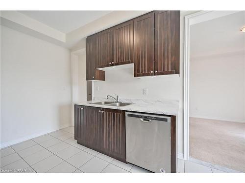 68 Palace Street, Thorold, ON - Indoor Photo Showing Kitchen With Double Sink