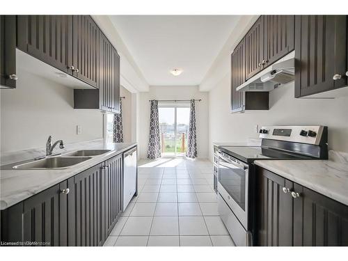 68 Palace Street, Thorold, ON - Indoor Photo Showing Kitchen With Stainless Steel Kitchen With Double Sink