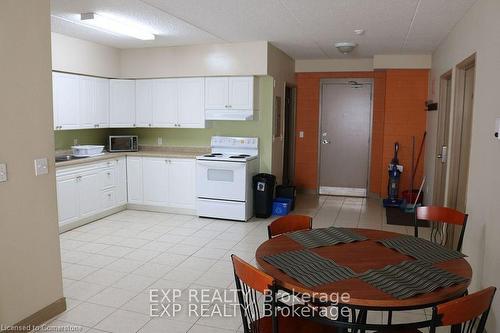 203-271 Lester Street, Waterloo, ON - Indoor Photo Showing Kitchen