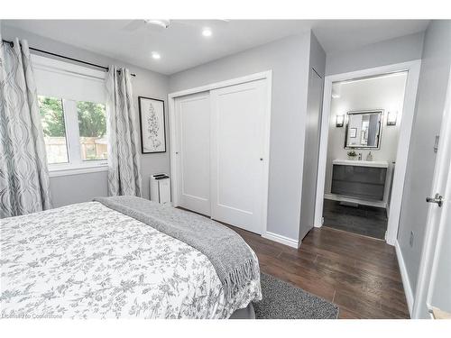 78 Ewing Street, Georgetown, ON - Indoor Photo Showing Bedroom