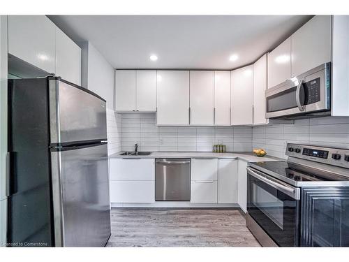 Upper-108 Victoria Street N, Hamilton, ON - Indoor Photo Showing Kitchen With Double Sink With Upgraded Kitchen