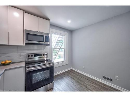 Upper-108 Victoria Street N, Hamilton, ON - Indoor Photo Showing Kitchen