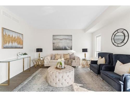 129 Essex Drive, Belleville, ON - Indoor Photo Showing Living Room