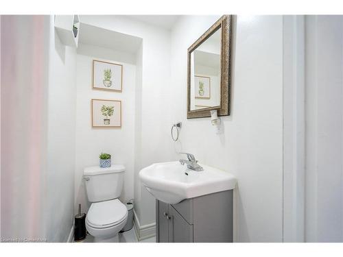 5 Manor Drive, Kitchener, ON - Indoor Photo Showing Bathroom