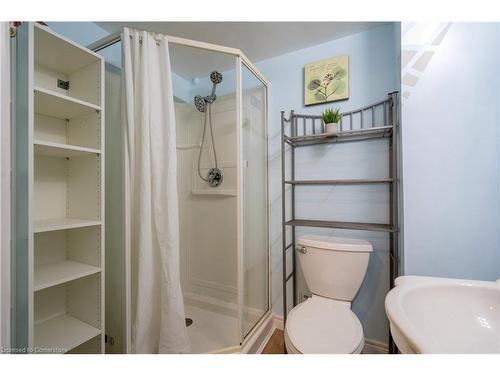 5 Manor Drive, Kitchener, ON - Indoor Photo Showing Bathroom