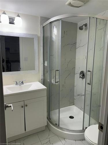 43 Curzon Crescent, Guelph, ON - Indoor Photo Showing Bathroom