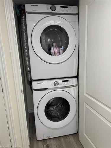 43 Curzon Crescent, Guelph, ON - Indoor Photo Showing Laundry Room