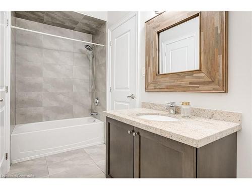 51 Copes Lane, Hamilton, ON - Indoor Photo Showing Bathroom