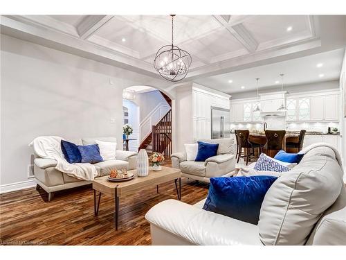 51 Copes Lane, Hamilton, ON - Indoor Photo Showing Living Room