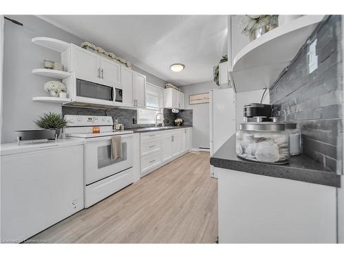 70 Inverlyn Crescent, Kincardine, ON - Indoor Photo Showing Kitchen