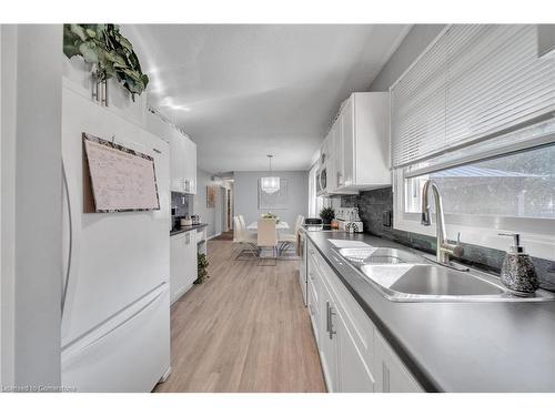 70 Inverlyn Crescent, Kincardine, ON - Indoor Photo Showing Kitchen With Double Sink