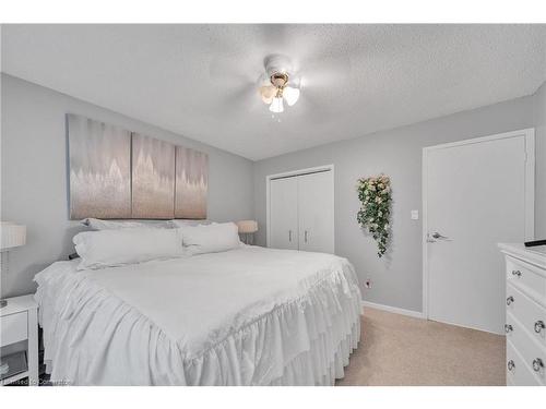 70 Inverlyn Crescent, Kincardine, ON - Indoor Photo Showing Bedroom