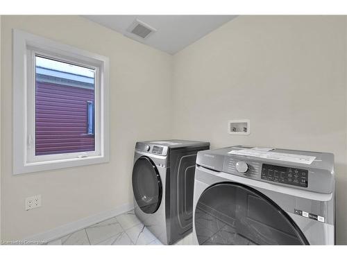 145 Keelson Street, Welland, ON - Indoor Photo Showing Laundry Room