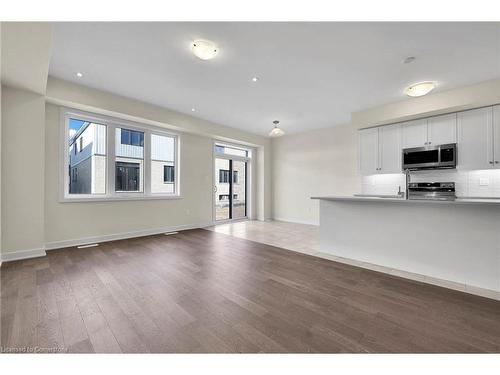 145 Keelson Street, Welland, ON - Indoor Photo Showing Kitchen