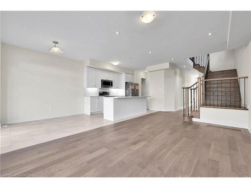 145 Keelson Street, Welland, ON - Indoor Photo Showing Kitchen