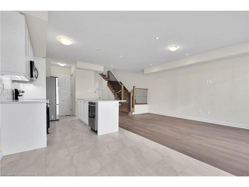 145 Keelson Street, Welland, ON - Indoor Photo Showing Kitchen