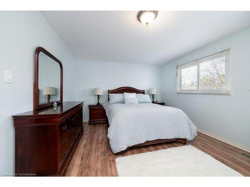 2470 Cobbinshaw Circle, Mississauga, ON - Indoor Photo Showing Bedroom