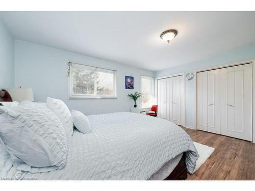 2470 Cobbinshaw Circle, Mississauga, ON - Indoor Photo Showing Bedroom