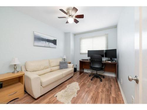 2470 Cobbinshaw Circle, Mississauga, ON - Indoor Photo Showing Living Room